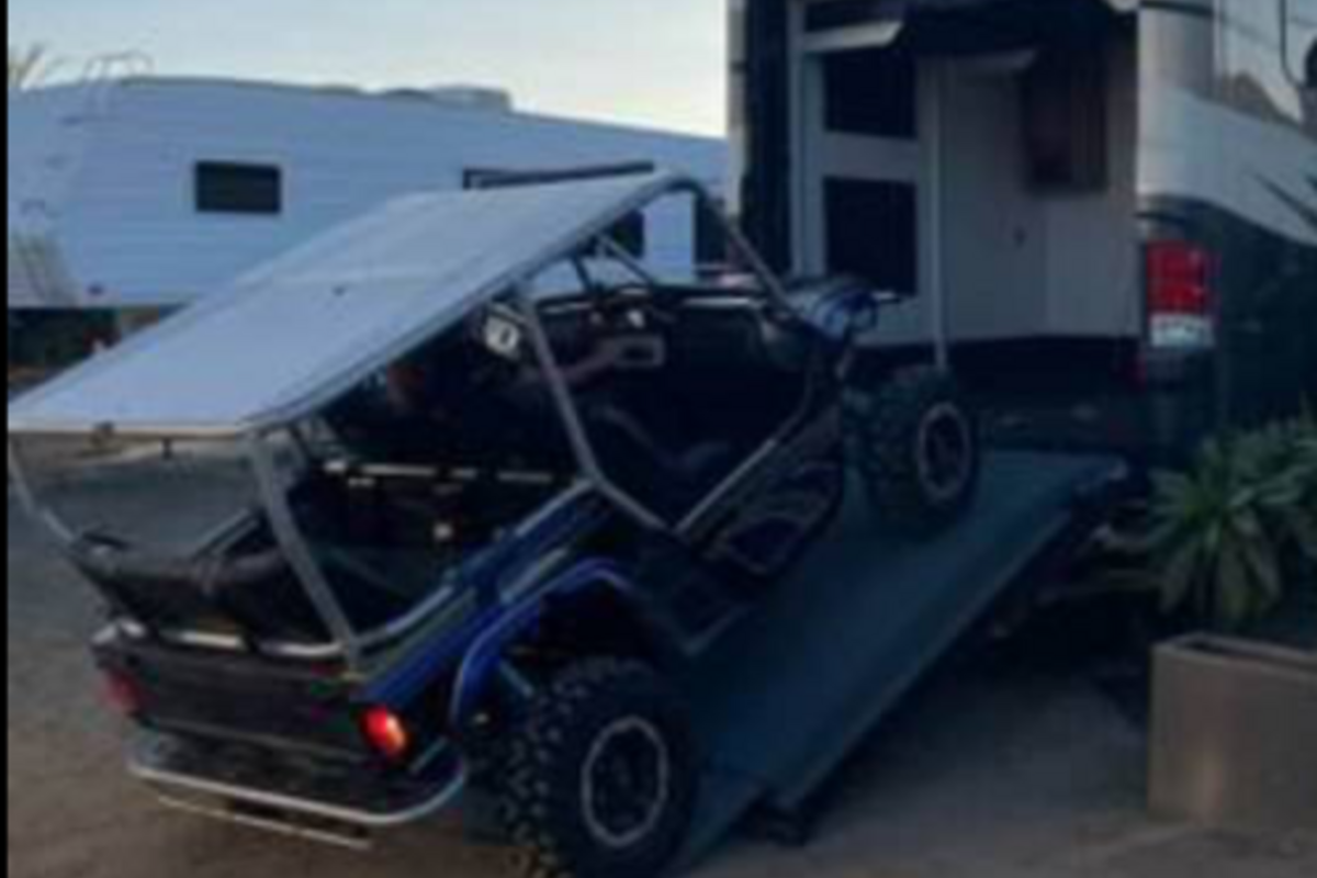 2015 Newmar Canyon Star class A Toy Hauler, 8