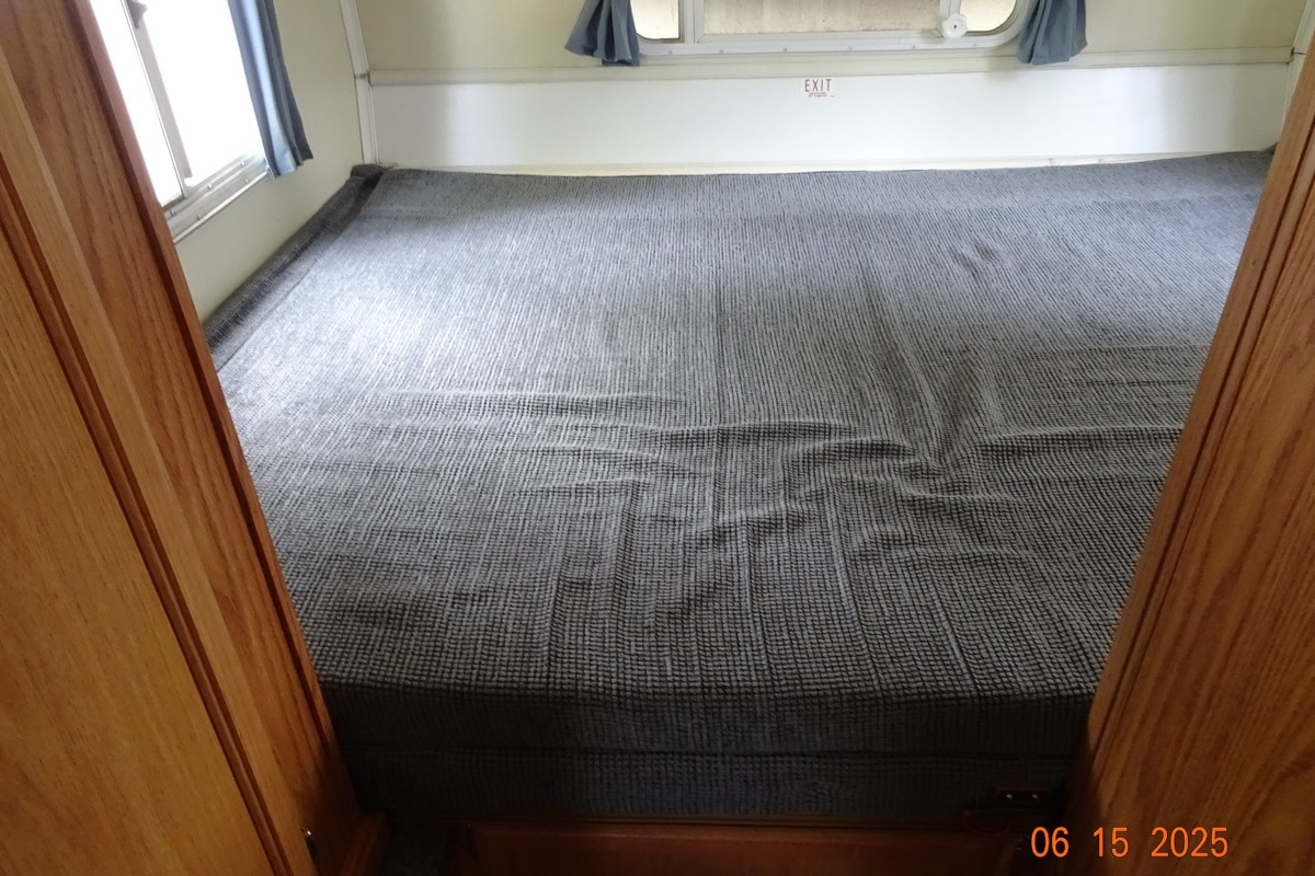 2004 Trailmanor 2720QB White, 5