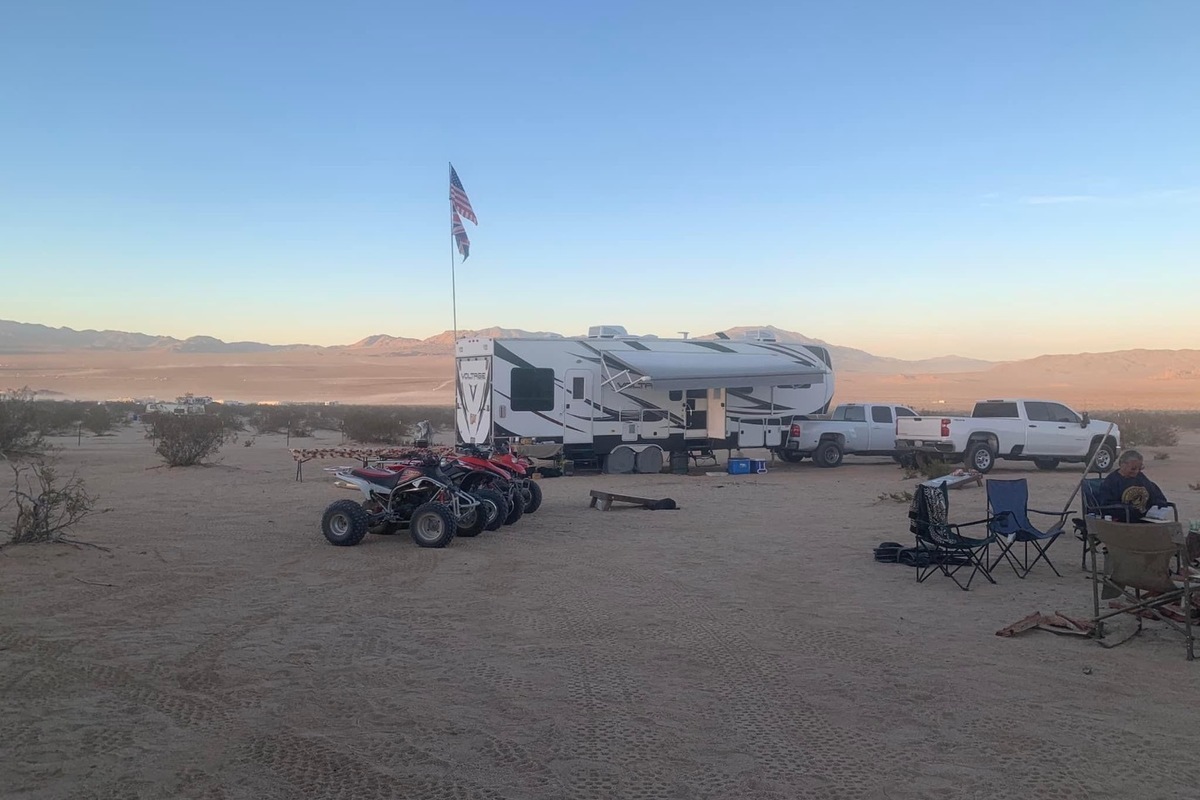 2011 Dutchman Voltage Toy hauler, 0