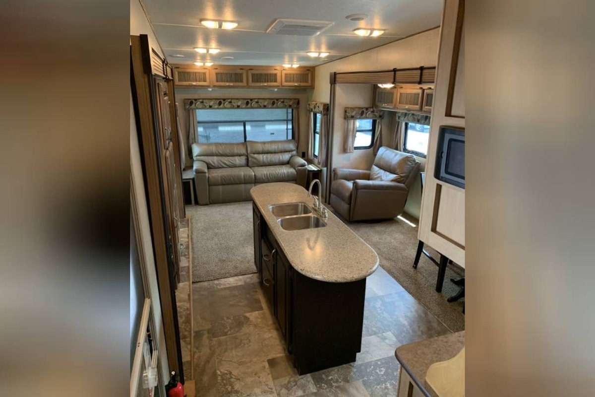 2015 Crossroads Crossroads Cruiser Aire 29RS, 1