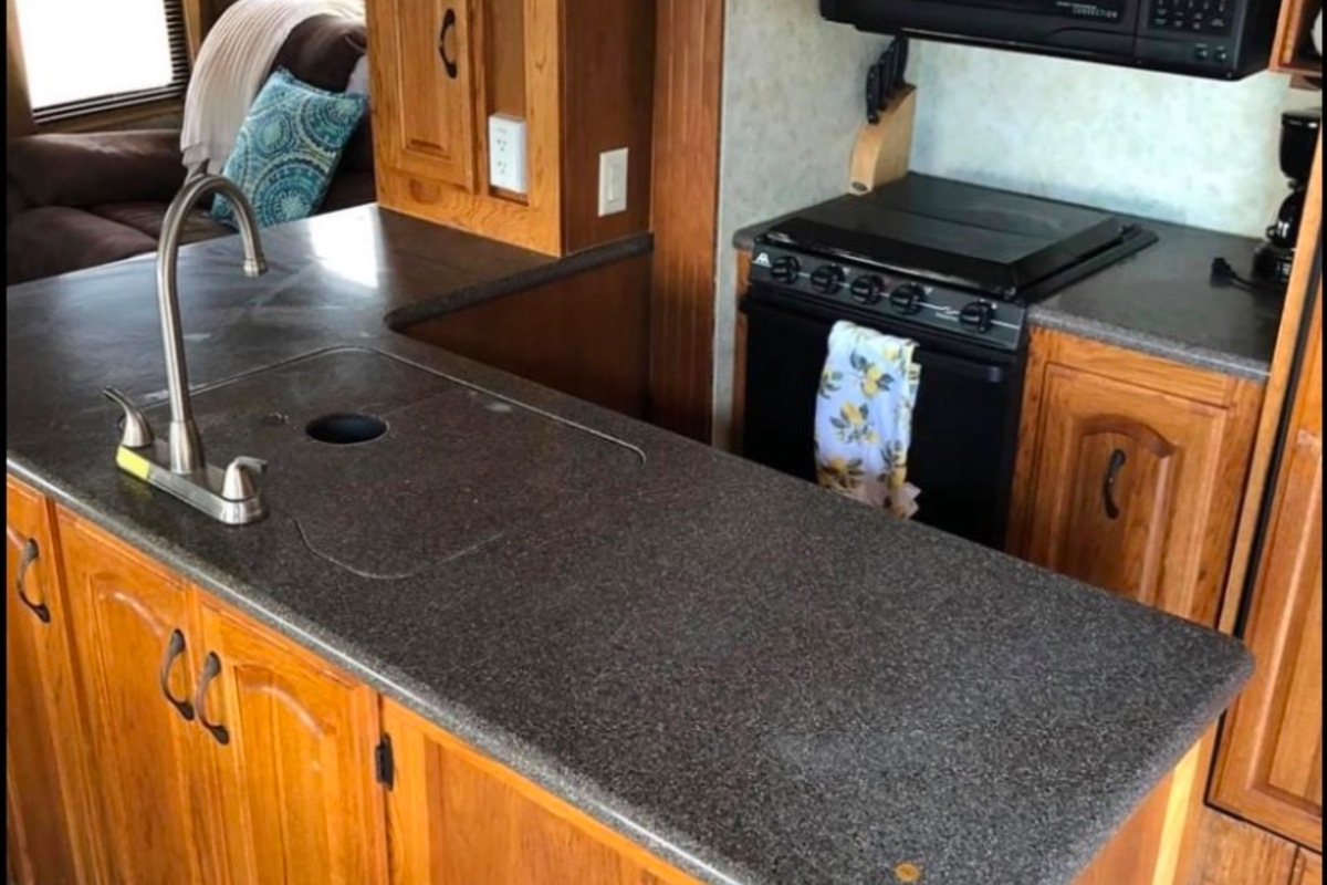 2010 Coachman Brookstone 366RE, 1