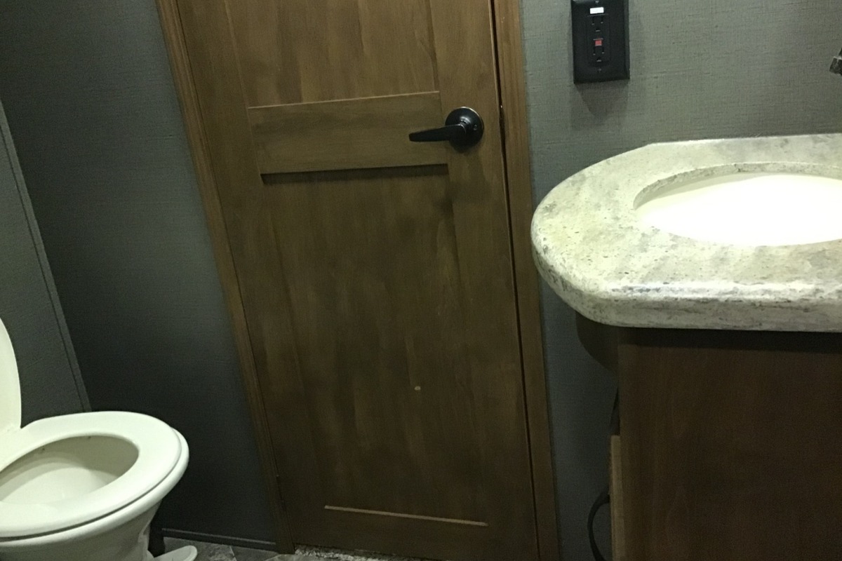 2014 KEYSTONE RAPTOR KING SUITE 332, 19