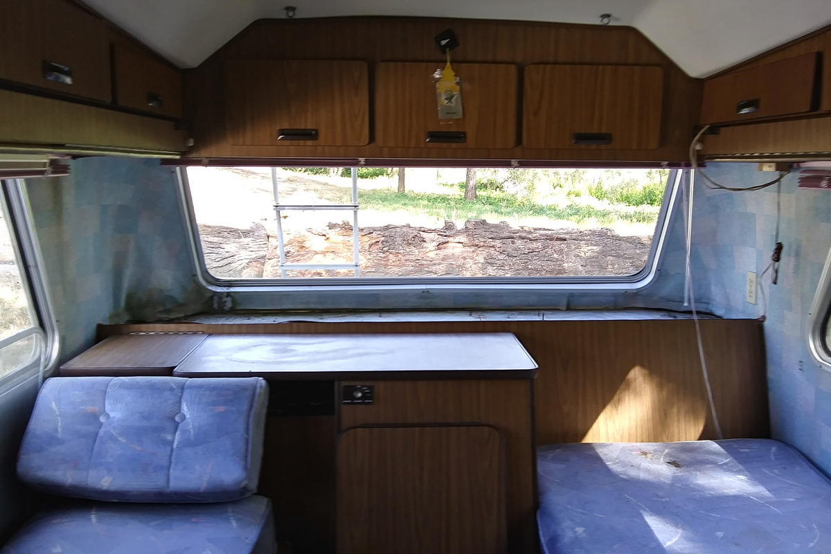 1975 FMC 2900R J Model, 11