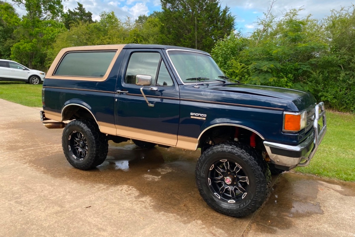 1988 Ford Bronco Eddie Bauer 4WD, 1