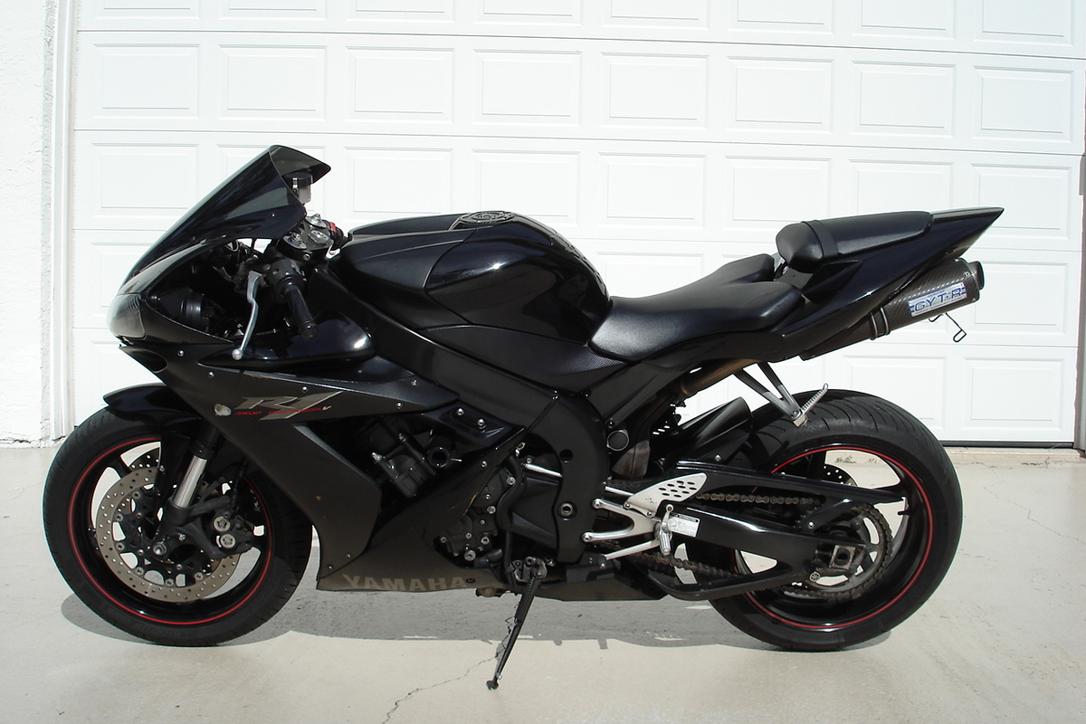 2006 Yamaha YZF-R1, 1
