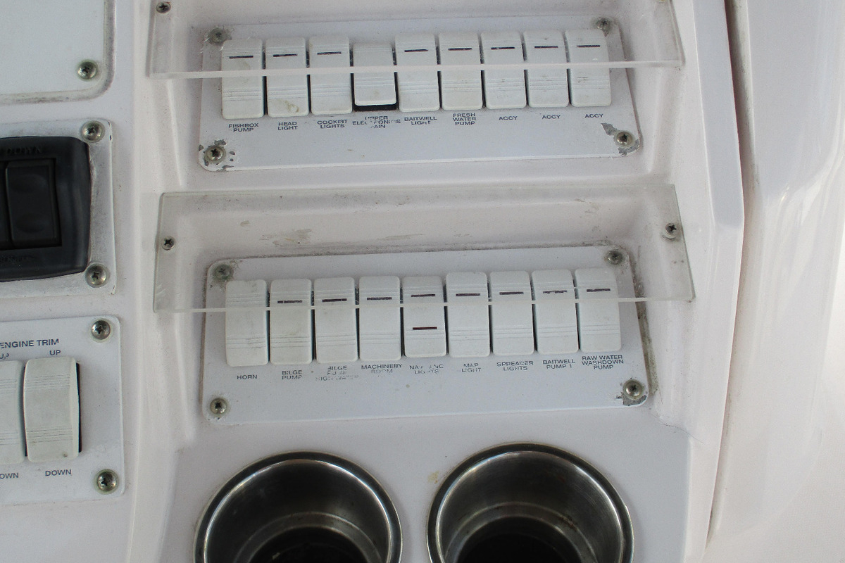 2002 Donzi ZF23, 22