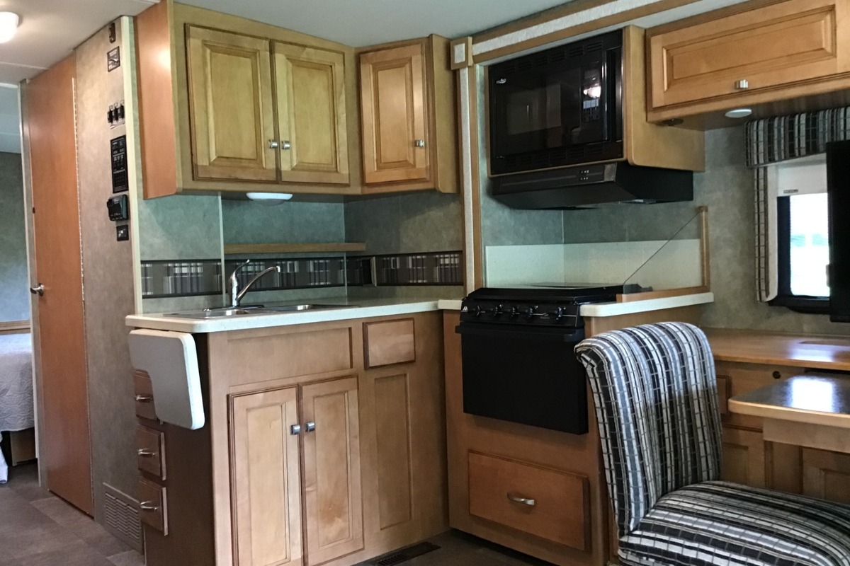 2014 WINNEBAGO ITASCA SUNSTAR 30T, 6