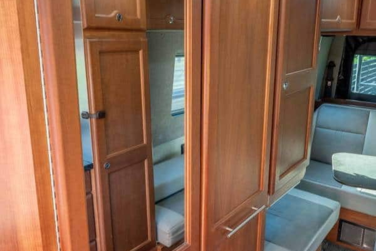 2015 Mercedes Sprinter Road Trek E 3500, 11