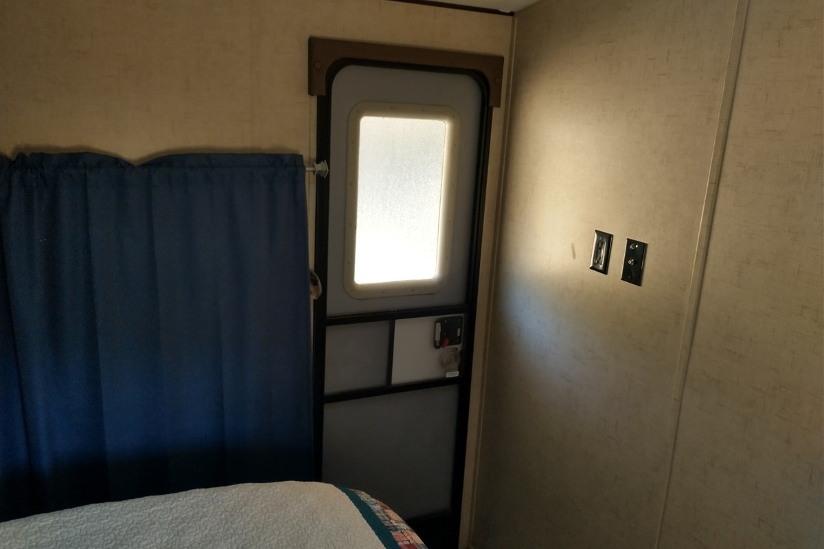 2015 Forest River 264rks, 10