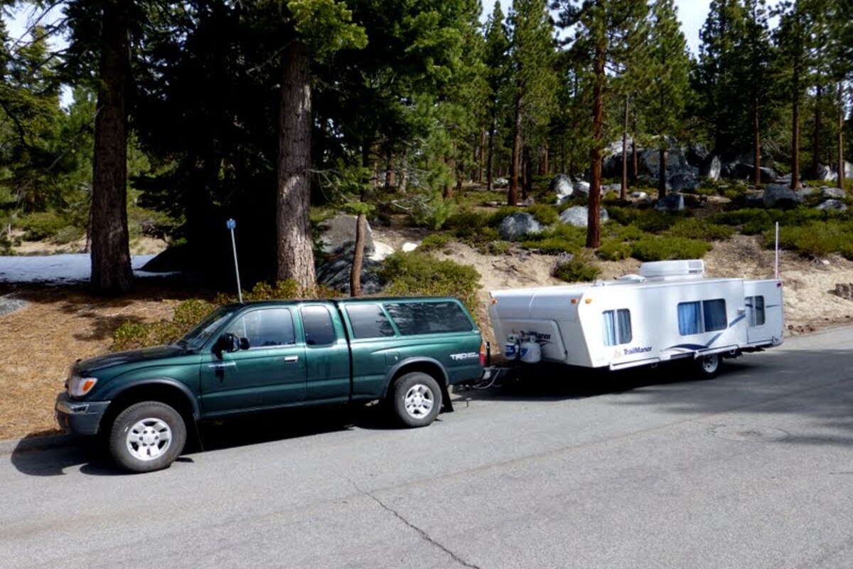 2004 Trailmanor 2720QB White, 1