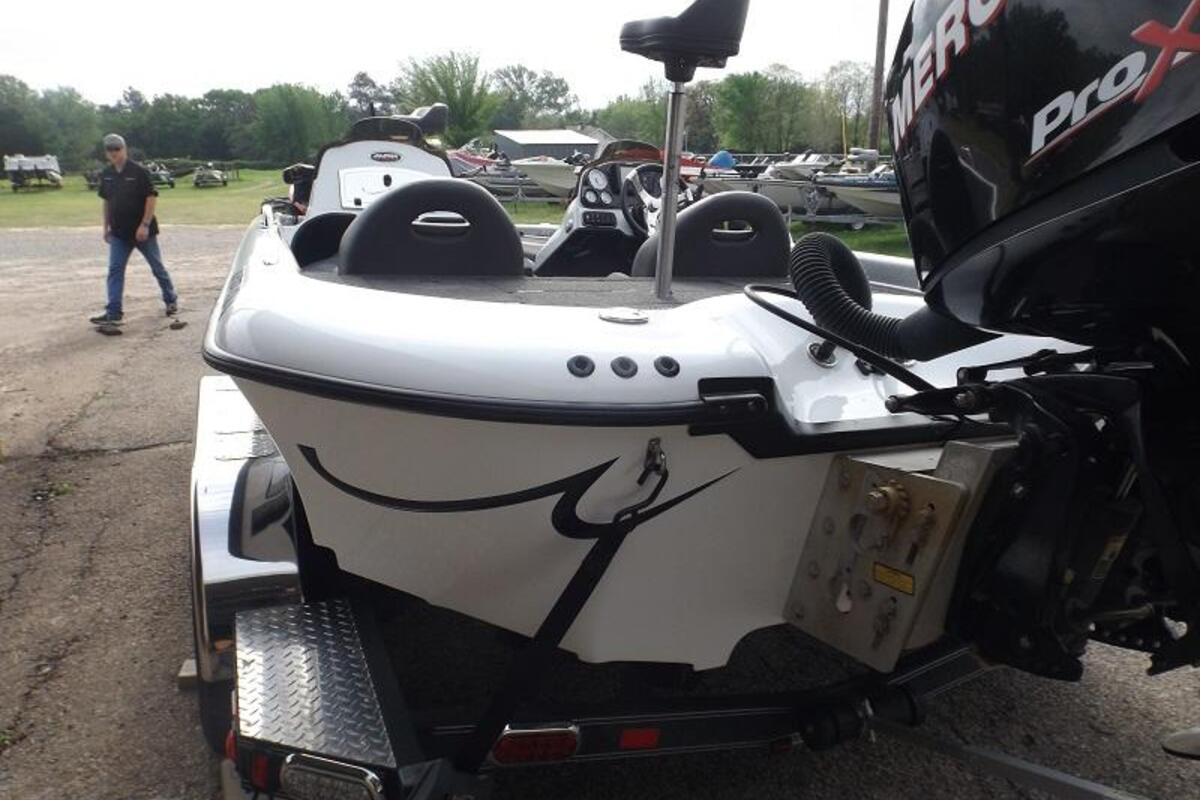 2012 Legend Boats Alpha 211 Dcx, 9