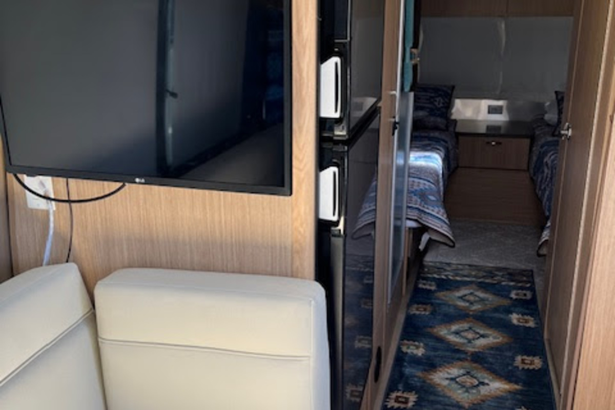 2020 Airstream Flying Cloud, 10