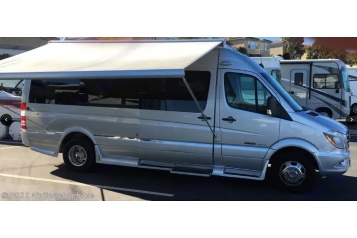 2015 Mercedes Sprinter Road Trek E 3500, 1