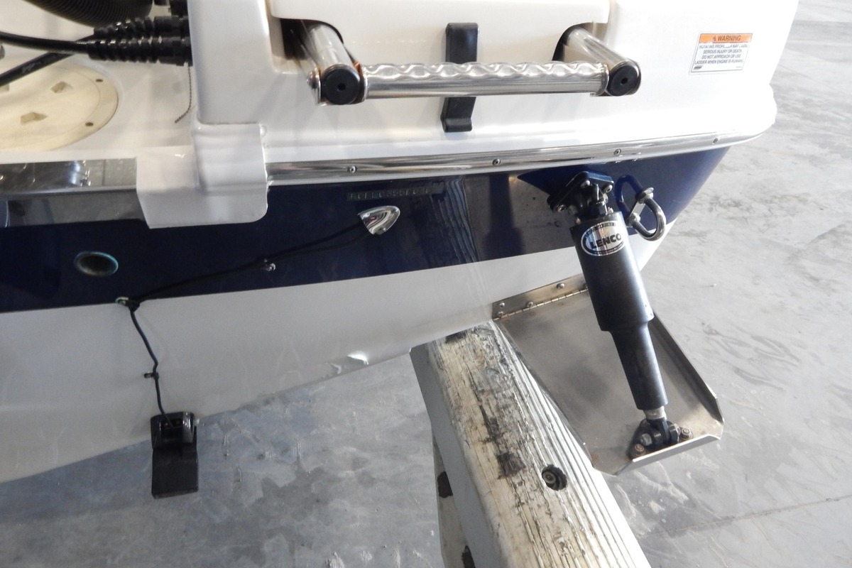 2010 Robalo R227 Dual Console, 7