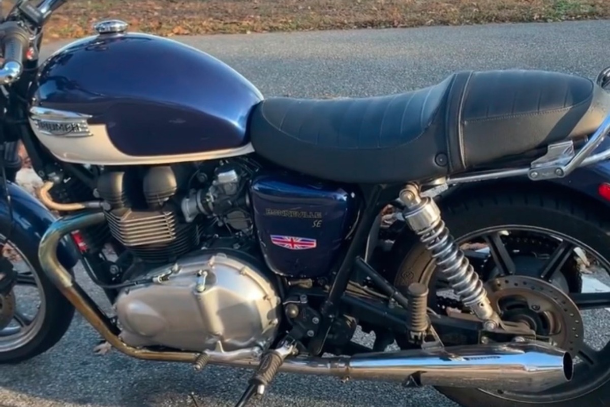 2010 Triumph Bonnevile SE, 9