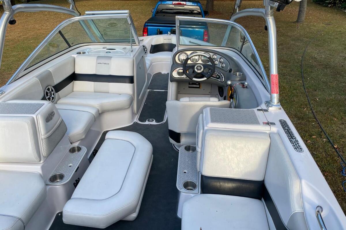 2008 Correct Craft Super Air Nautique 220, 10