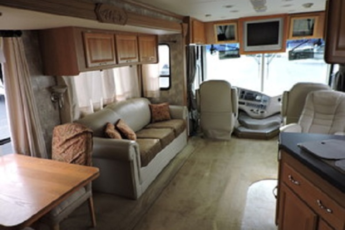 2006 Coachmen Epic 3480 DS, 12