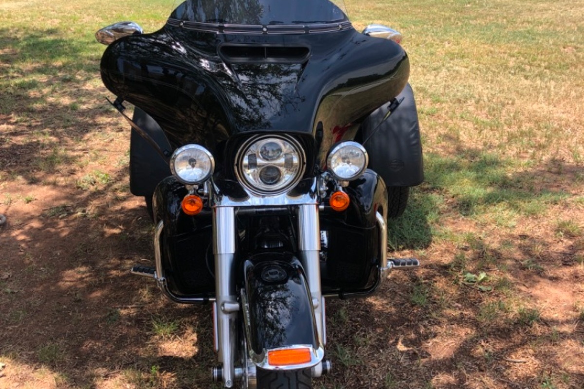 2019 Harley Davidson FLHTCUTG, 1