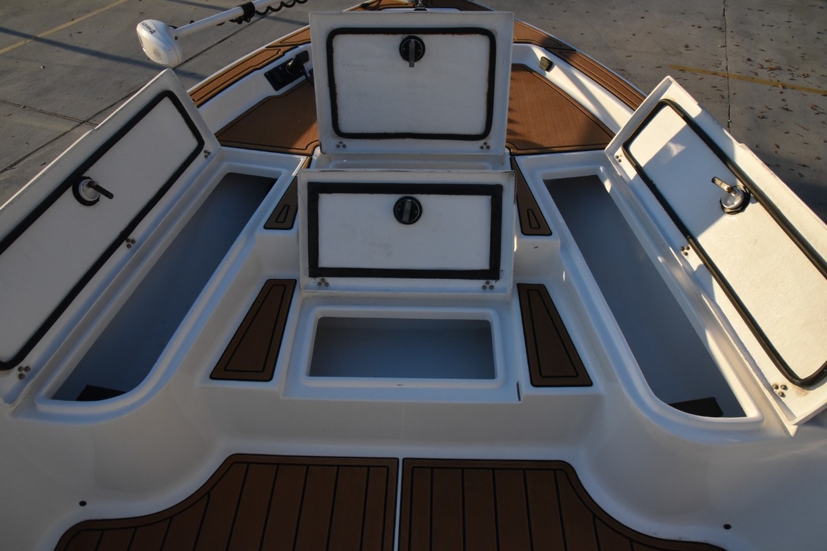 2013 Blazer Bay 2220 Fisherman, 20