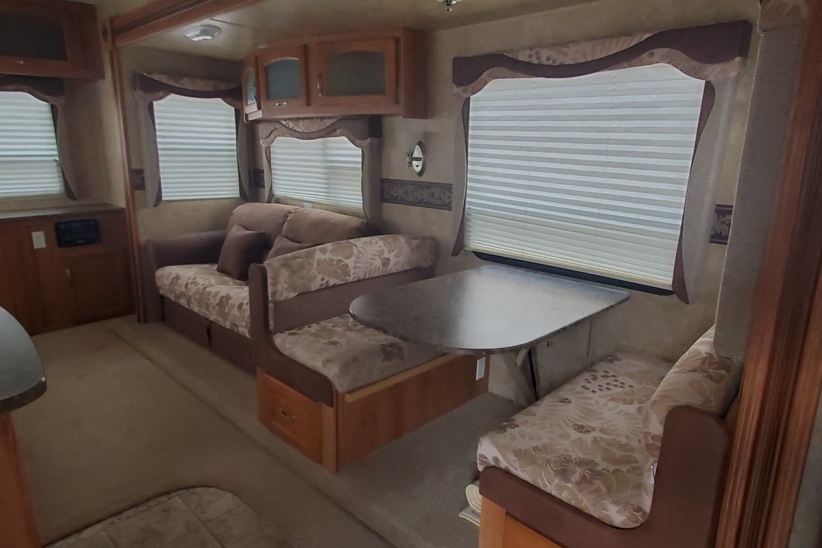 2010 Jayco Eagle Superlite 31.5 RLDS, 4