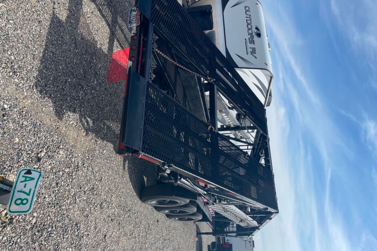 2018 Texas Pride 5 Car Hauler Gooseneck, 7