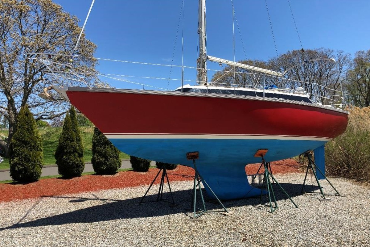 1975 Dufour 31, 2