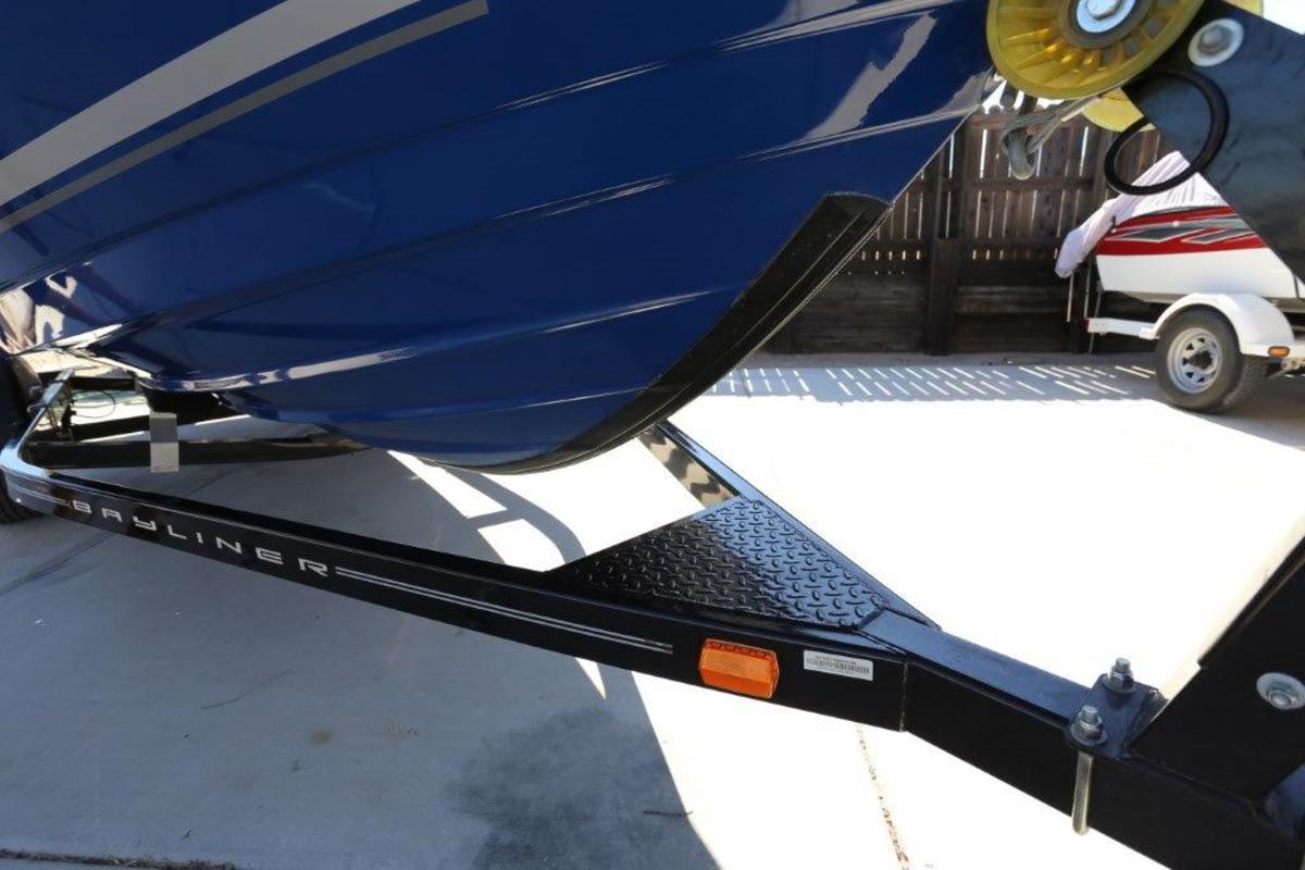 2016 Bayliner VR5, 27