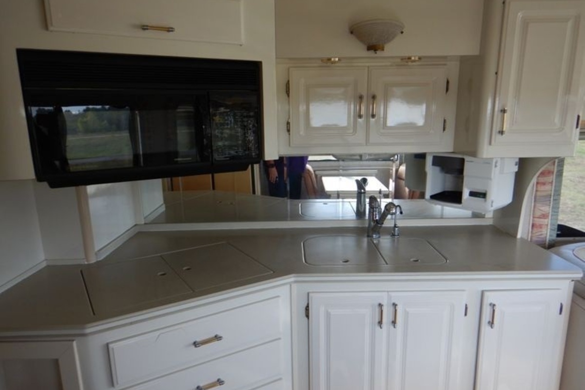 2000 Gulf Stream Spartan Tour Master, 4