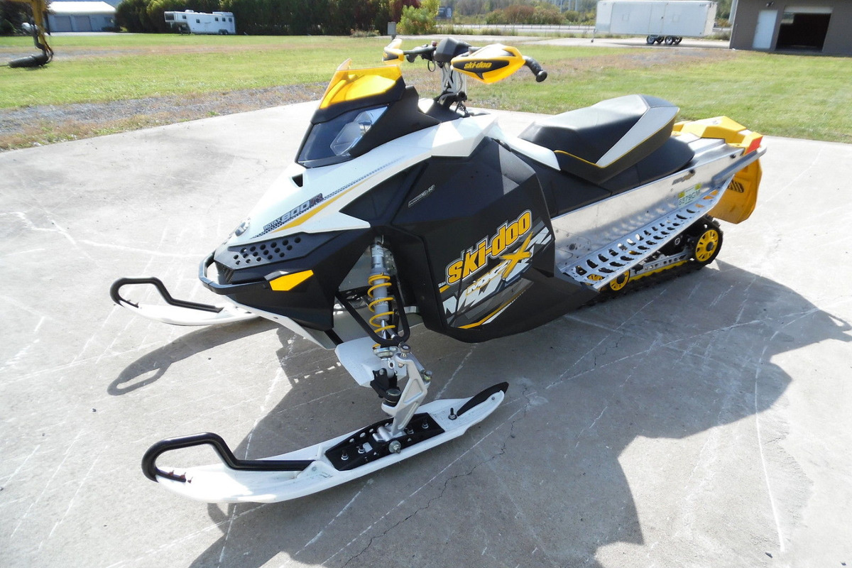 2009 Ski-Doo MXZ X, 0
