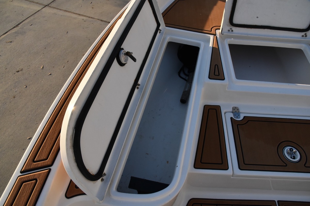 2013 Blazer Bay 2220 Fisherman, 24