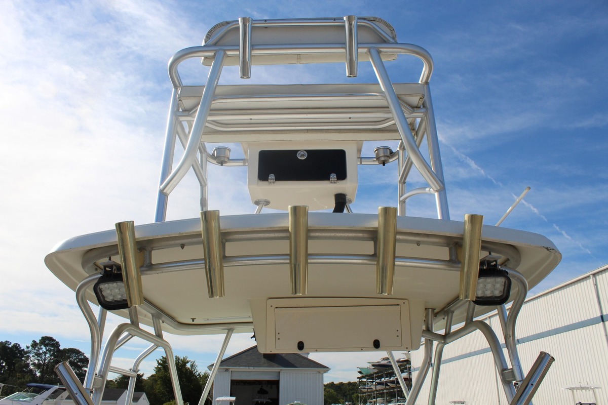 2004 Hydra-Sports Custom 230 WA, 4