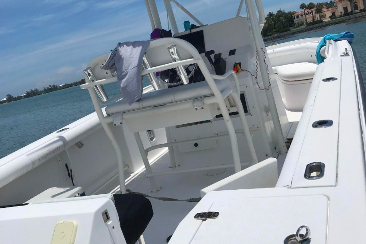 2006 EdgeWater 245 CC, 1