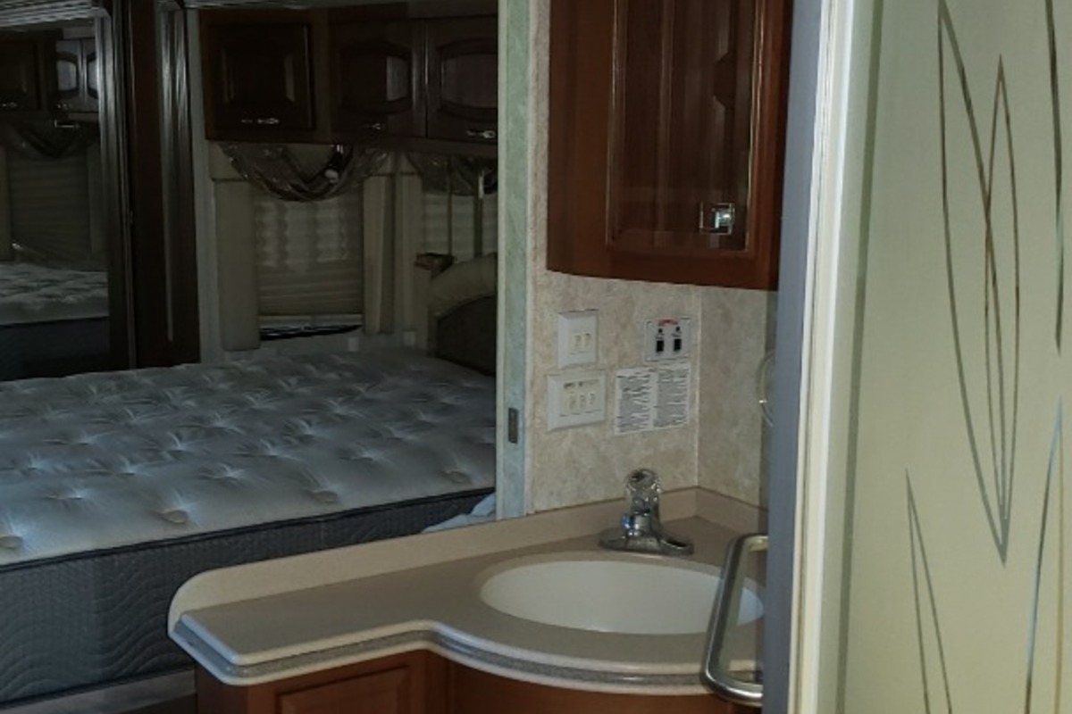 2004 Newmar Mountain Aire 4301, 10