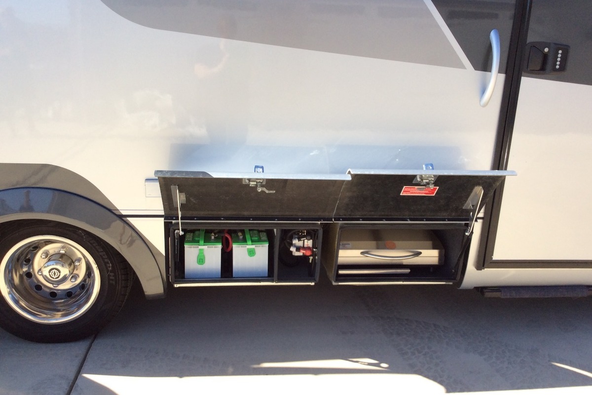 2017 Triplee Leisure Van Wonder Murphy Bed in Latrobe, CA