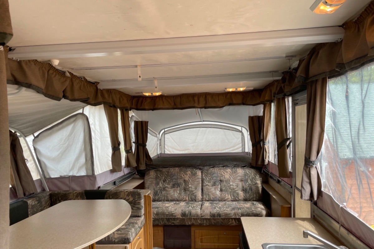 2008 Fleetwood Avalon, 16