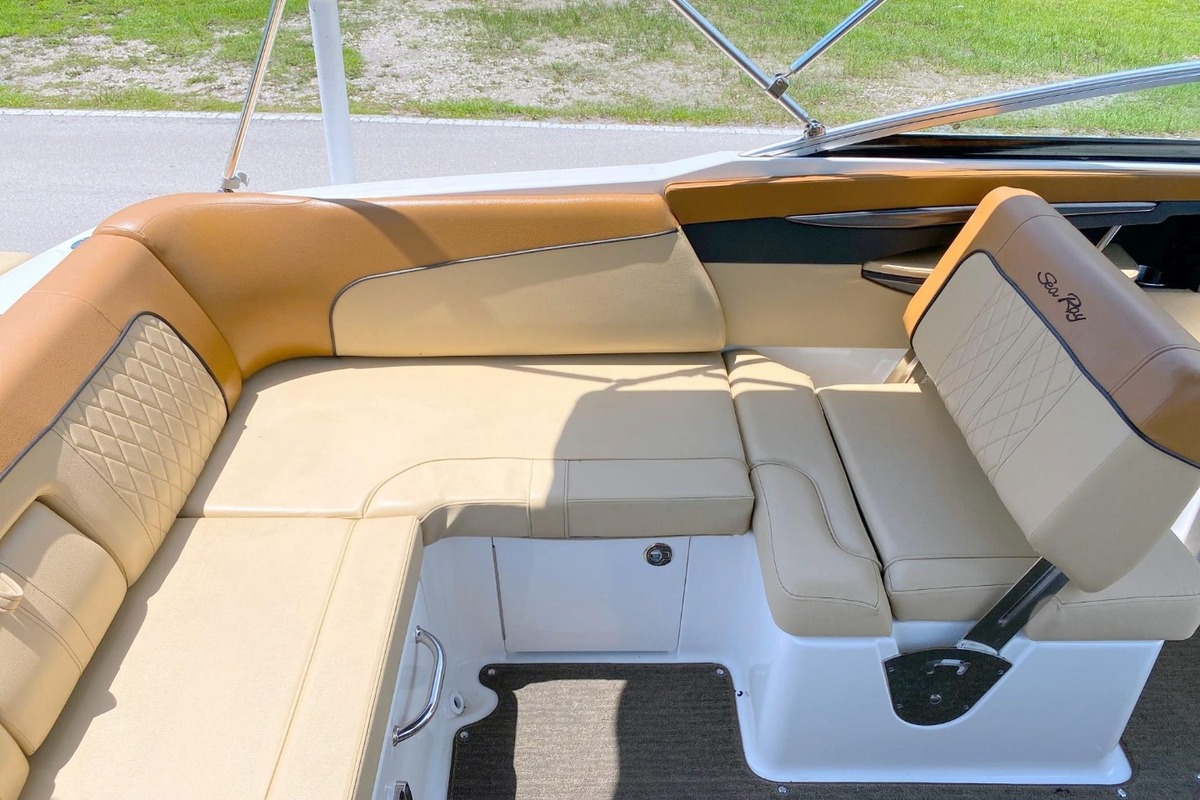 2015 Sea Ray 240 Sundeck, 13