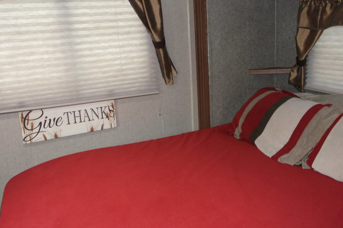 2014 coachmen 302FKV, 4