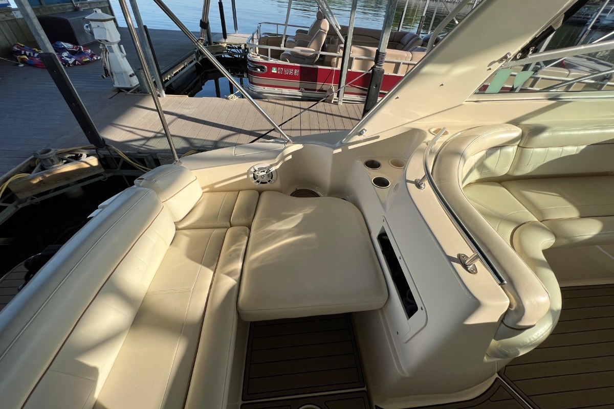2002 Rinker 342 Fiesta Vee, 13
