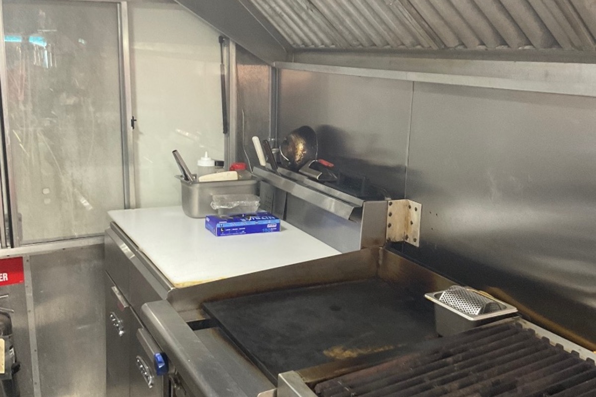 1993 Winnebago Commercial Kitchen WCX27RQ, 7