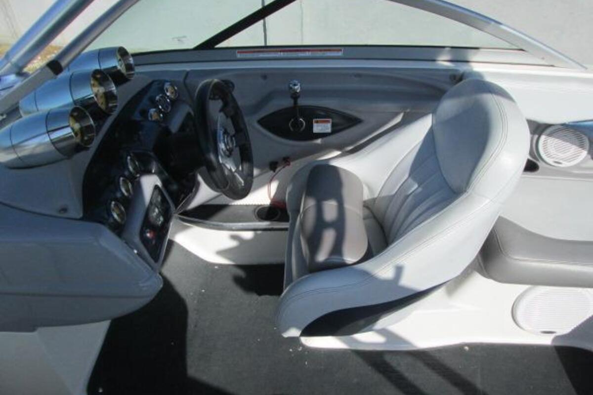 2004 MasterCraft Xstar, 4