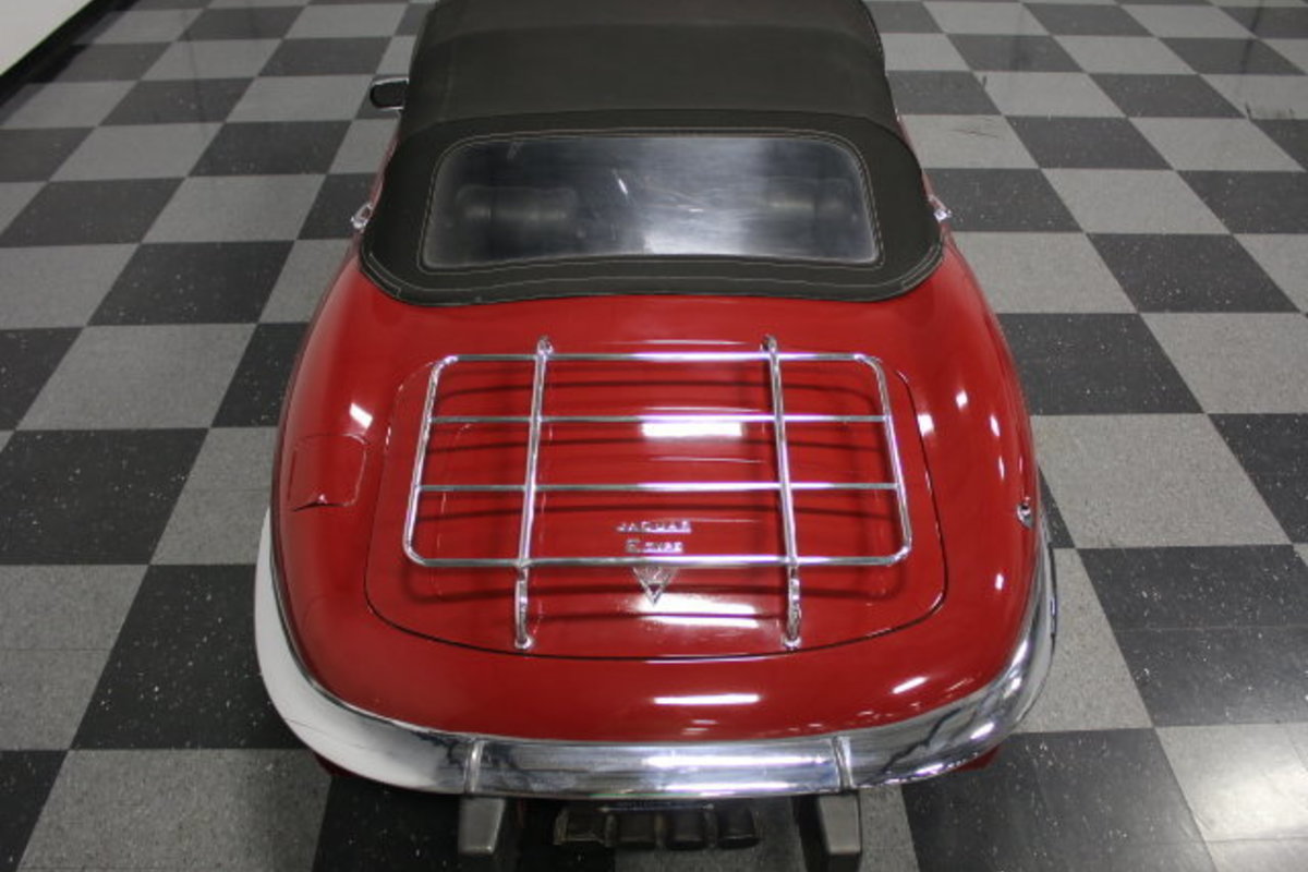 1974 Jaguar XKE, 12