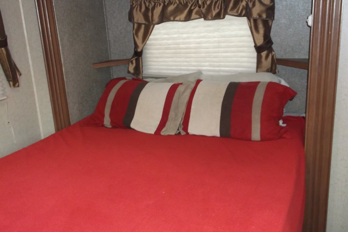 2014 coachmen 302FKV, 3