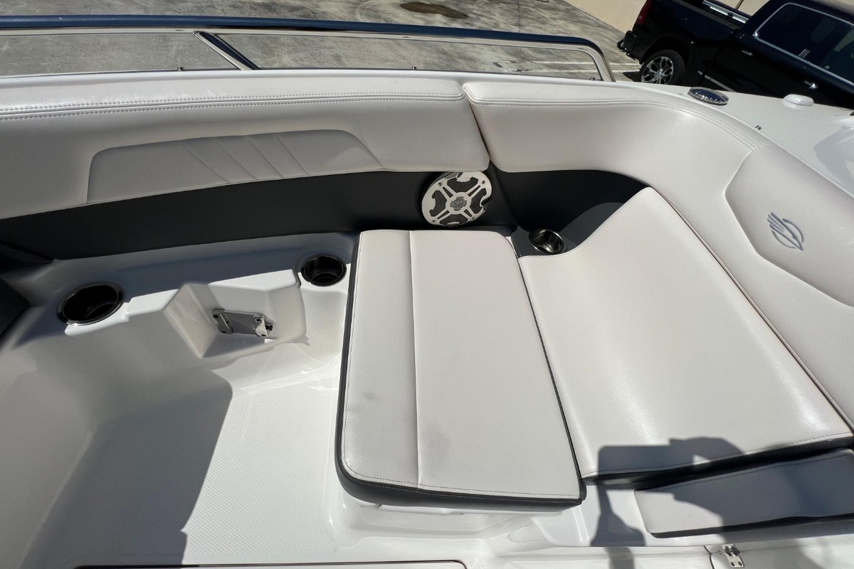 2016 Chaparral 277 SSX, 9