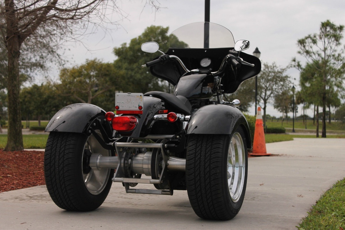 2010 Harley Davidson 883L Frankenstein, 2