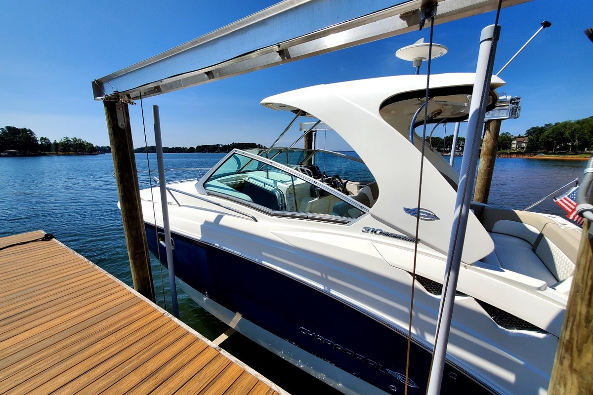 2014 Chaparral 310 Signature, 4