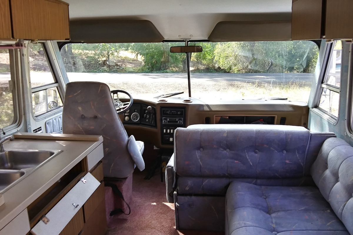 1975 FMC 2900R J Model, 9