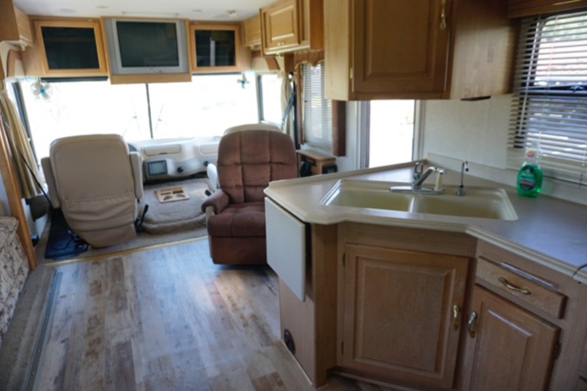 2004 National Dolphiin 5342, 5