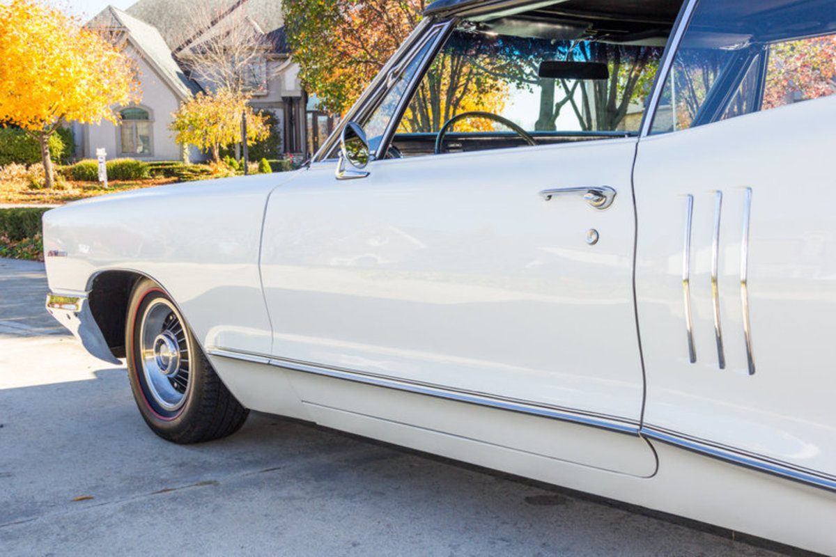 1966 Pontiac 2+2, 22