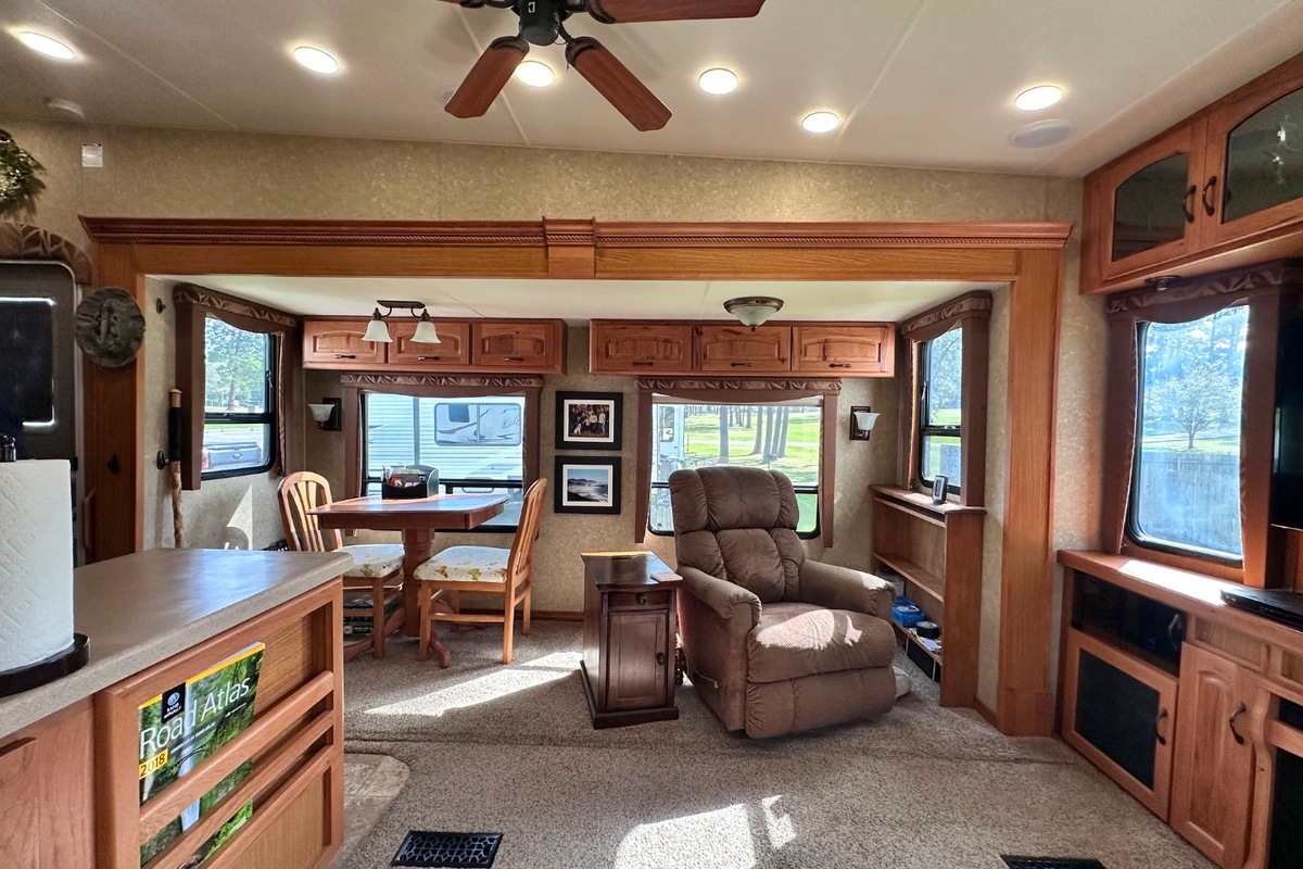 2011 Peterson Excel Winslow 31RLE, 2