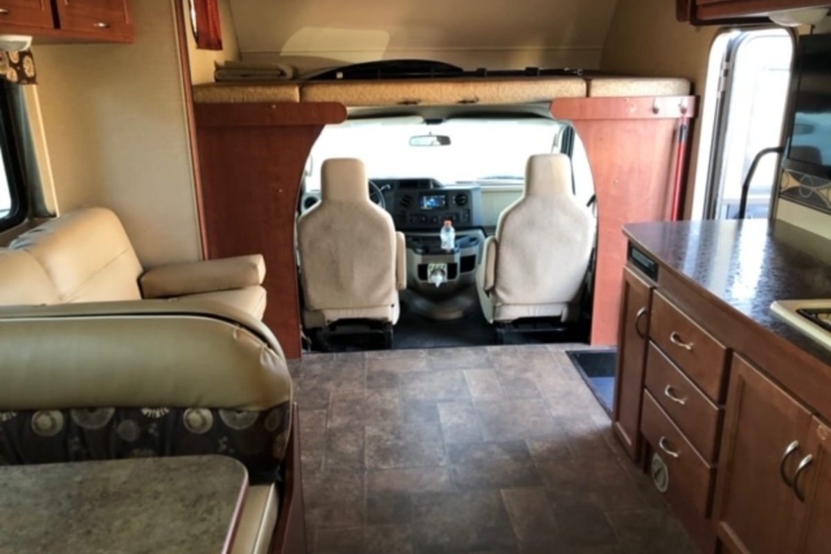 2014 Winnebago Itasca Spirit 31K, 20